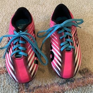 Girls Size 9 Umbro Soccer Cleats